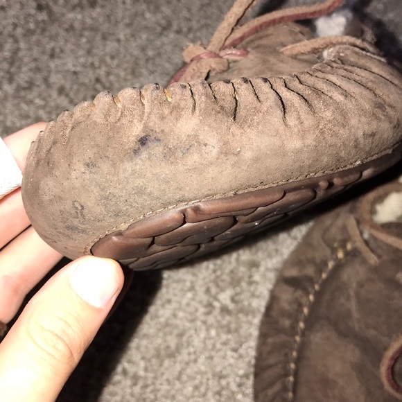 Ugg Dakota Moccasins - Picture 7 of 8